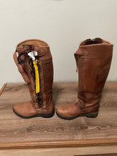 Load image into Gallery viewer, 7 Ariat Boots