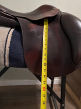 Load image into Gallery viewer, 19” Lariche Event Saddle