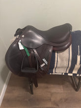 Load image into Gallery viewer, 16” CWD SE 2Gs Jump Saddle