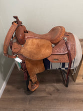 Load image into Gallery viewer, 16.5” Dale Chavez Western Saddle