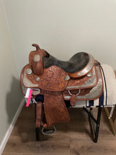 Load image into Gallery viewer, 15.5” Argent Western Saddle