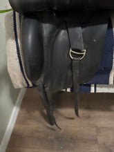 Load image into Gallery viewer, 18.5” Custom Dressage Saddle