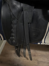 Load image into Gallery viewer, 17.5” Karl Nuerdersuss Dressage Saddle