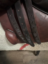 Load image into Gallery viewer, 17.5 Stubben Portos AP English Saddle