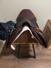 Load image into Gallery viewer, 17” Antares Jump Saddle