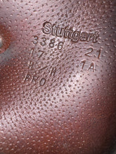 Load image into Gallery viewer, 17” Voltaire Stuttgart Jump Saddle