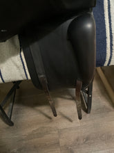 Load image into Gallery viewer, 18.5” Prestige Dressage Saddle