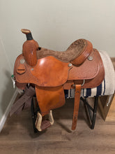 Load image into Gallery viewer, 16” Saddle King Ranch Western Saddle