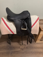 Load image into Gallery viewer, 17.5” 2016 Custom Monoflap Dressage Saddle