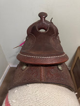Load image into Gallery viewer, 15.5” Western Saddle