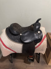 Load image into Gallery viewer, 15” Round Skirt Western Saddle