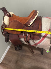 Load image into Gallery viewer, 16” Southern Roping Saddle