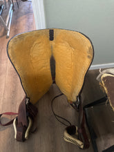 Load image into Gallery viewer, 17” Crates Reiner Western Saddle