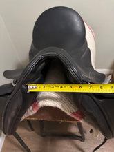 Load image into Gallery viewer, 17.5” 2016 Custom Monoflap Dressage Saddle