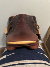 Load image into Gallery viewer, 17” Prestige Jump Saddle