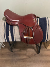 Load image into Gallery viewer, 16.5” Kincade Close Contact AP English Saddle