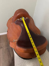 Load image into Gallery viewer, 16” Adjustable Endurance Saddle