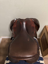 Load image into Gallery viewer, 19” Lariche Event Saddle