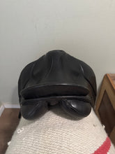 Load image into Gallery viewer, 16.5” JRD Concord Dressage Saddle