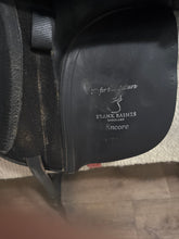 Load image into Gallery viewer, 17.5" Baines Dressage Saddle