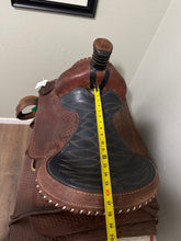 Load image into Gallery viewer, 16” Western Roping Saddle