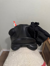 Load image into Gallery viewer, 17” Custom Advantage Monoflap Dressage Saddle