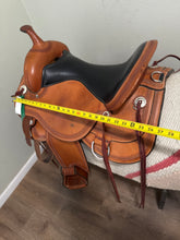 Load image into Gallery viewer, 16” Circle Y Pioneer Flex Western Saddle