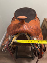 Load image into Gallery viewer, 17” Herford Flex Tree Western Saddle