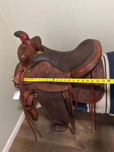 Load image into Gallery viewer, 15” Western Saddle
