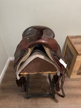 Load image into Gallery viewer, 15.5&quot; Tex Tan Western Saddle