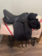 Load image into Gallery viewer, 17” Ideal Tonishia Dressage Saddle