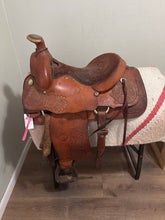 Load image into Gallery viewer, 15” Tex Tan Herford Western Saddle