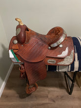 Load image into Gallery viewer, 15” Royal King Western Saddle