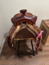 Load image into Gallery viewer, 15” Lee's Feed Western Saddle
