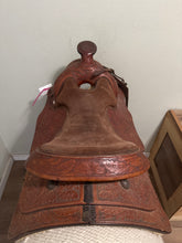 Load image into Gallery viewer, 15” MacPherson Equitation Western Saddle