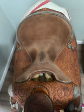 Load image into Gallery viewer, 15.5” Broken Horn Western Saddle