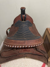 Load image into Gallery viewer, 16” Western Roping Saddle