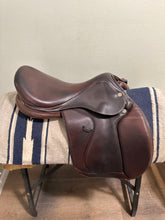 Load image into Gallery viewer, 17” Equiline Jump Saddle