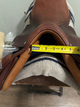 Load image into Gallery viewer, 16.5” Pessoa Rodrigo English Saddle