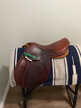 Load image into Gallery viewer, 16” Collegiate AP English Saddle