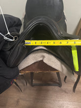 Load image into Gallery viewer, 18” Sattlerei Monoflap Dressage Saddle