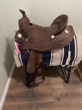Load image into Gallery viewer, 15.5” Tough 1 King Synthetic Western Saddle