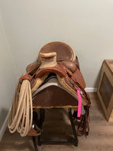 Load image into Gallery viewer, 15.5” Wade Western Roping Saddle