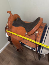 Load image into Gallery viewer, 17” Herford Flex Tree Western Saddle