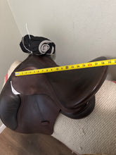 Load image into Gallery viewer, 18.5” Adam Ellis Dressage Saddle