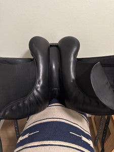 18” Superior Dressage Saddle