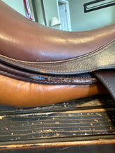 Load image into Gallery viewer, 17” Pessoa Jump Saddle