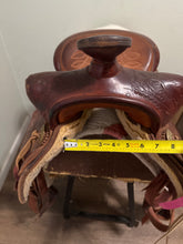 Load image into Gallery viewer, 15” Lee's Feed Western Saddle