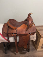 Load image into Gallery viewer, 15” Tex Tan Herford Western Saddle
