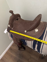 Load image into Gallery viewer, 15.5” Tough 1 King Synthetic Western Saddle